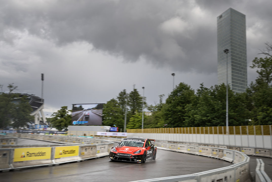 STCC Göteborg: - Ett regnigt och stökigt race